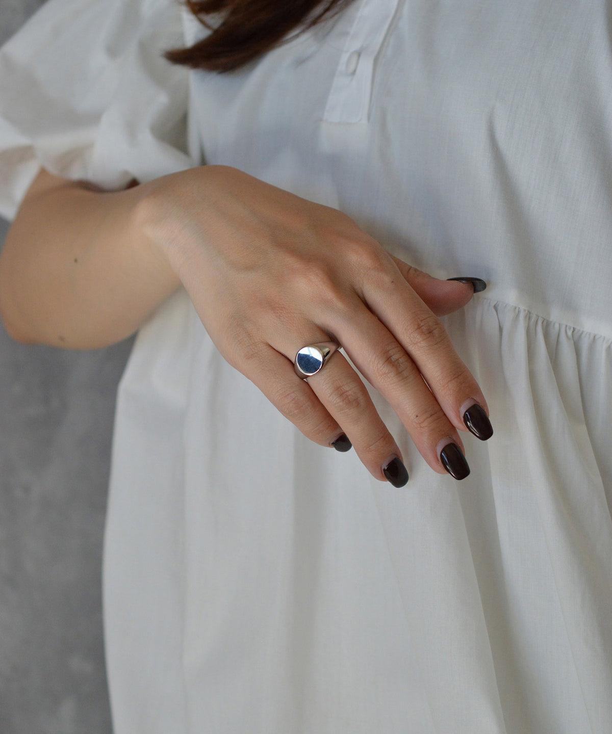 【earyear】Oval Crest design peti Volume Ring