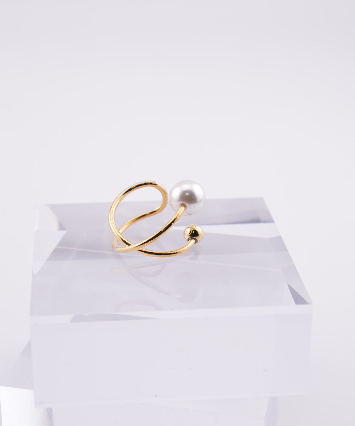 【earyear】Double Curve Pearl & Metal Spiral Ear Cuff〈片耳用〉