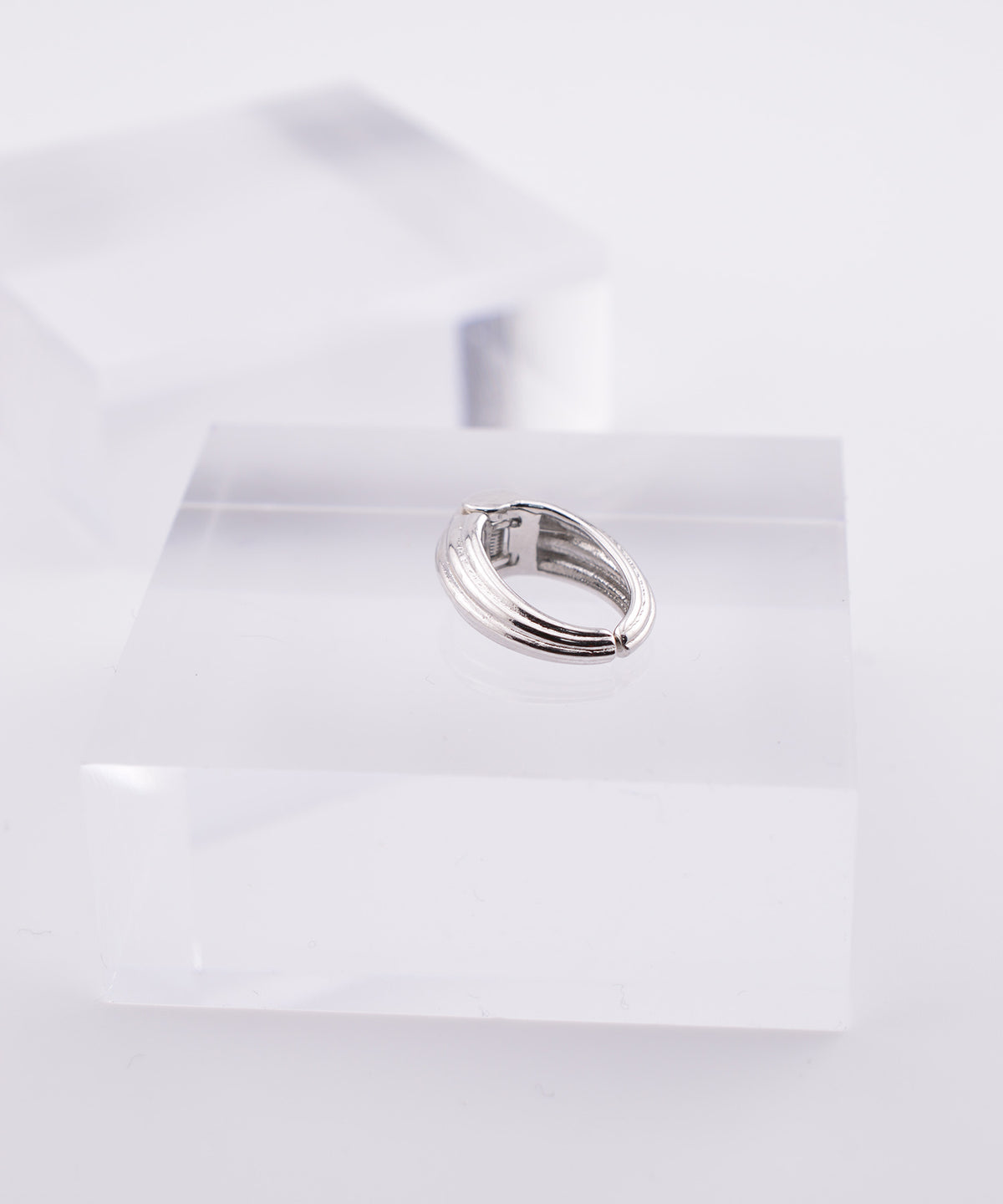 【earyear】Groove Texture Chunky Metal Ear Cuff〈片耳用〉