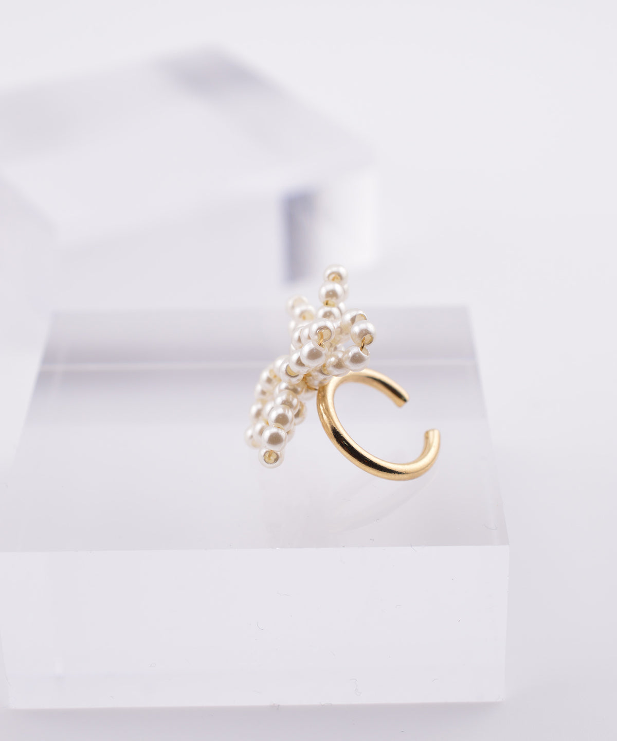 【earyear】Pearl Bloom Ear Cuff〈片耳用〉