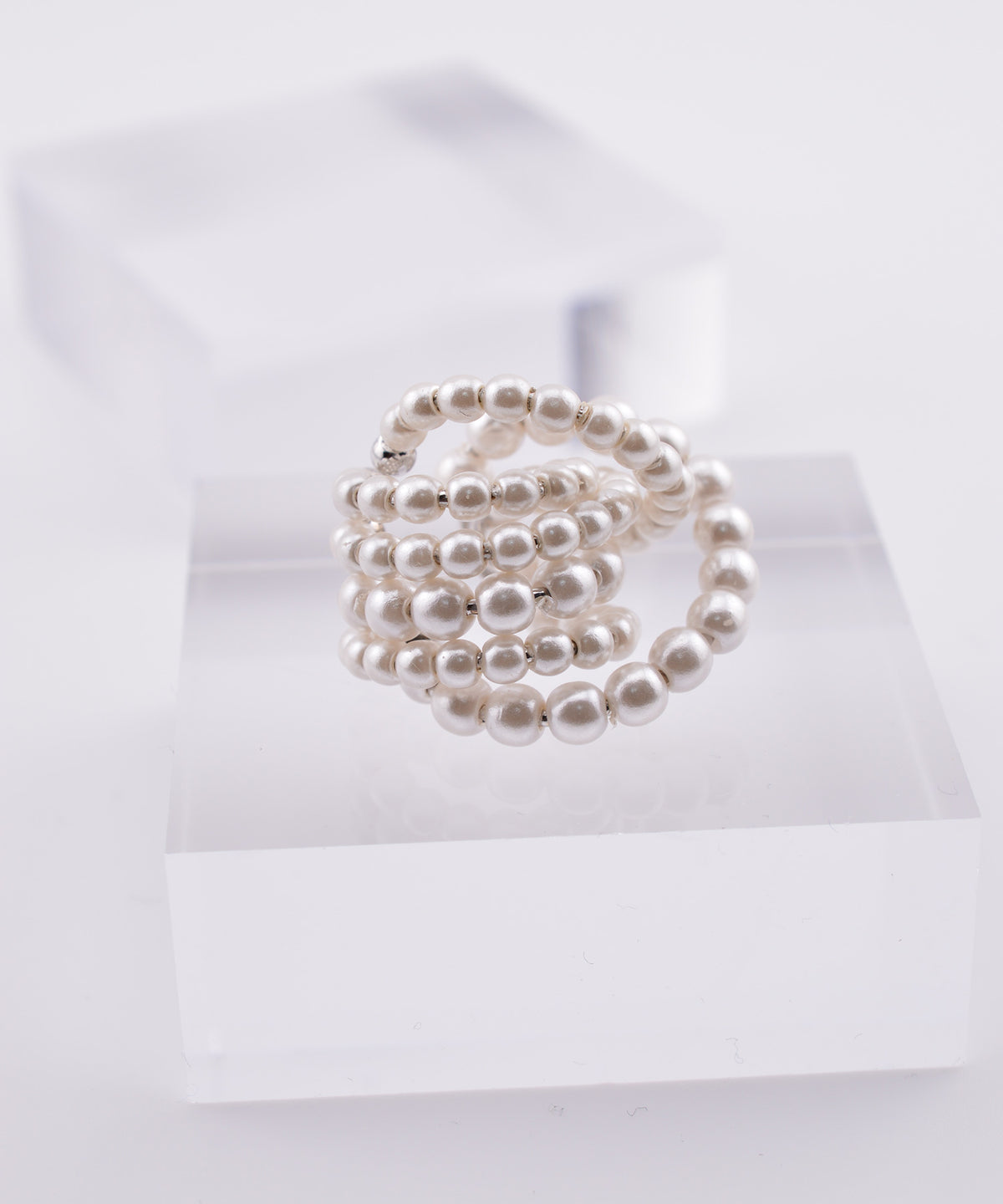 【earyear】Twist Pearl Spiral Hug Ear Cuff〈片耳用〉