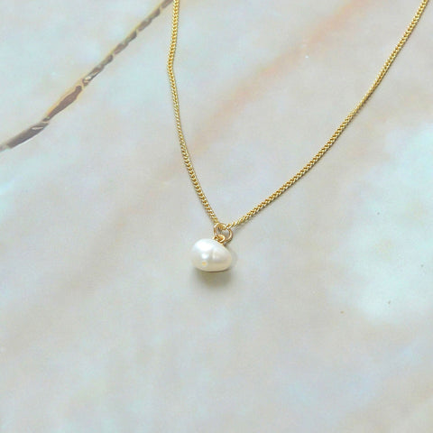ポイントパールネックレス　Freshwater pearl Necklace